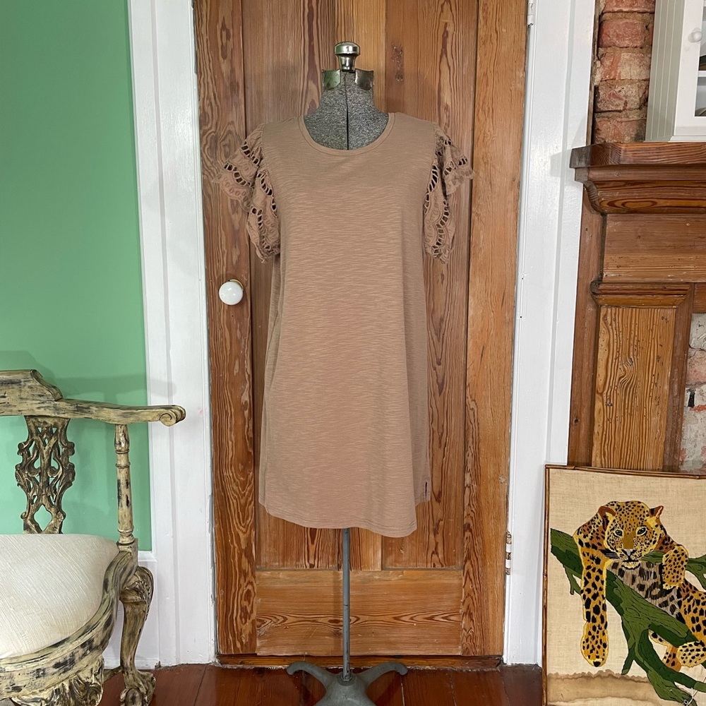 Joy Joy Eyelet Lace Ruffle Sleeve Brown T Shirt Dress - Size Large 💕🎀